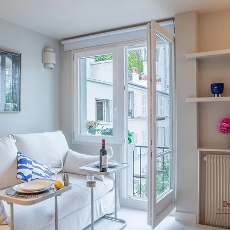 Montparnasse With Ac 11 To 14m2 In A Prime Location *