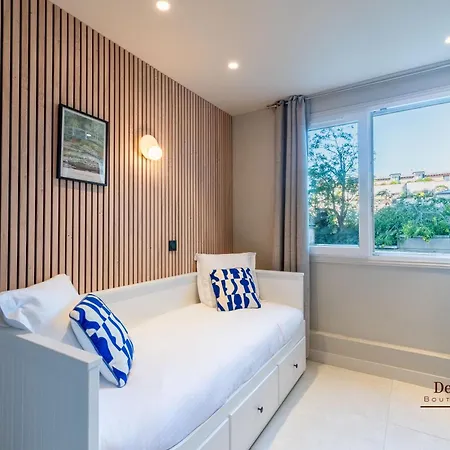 Montparnasse With Ac 11 To 14m2 In A Prime Location *