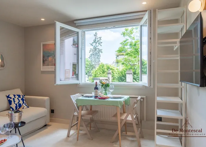 Montparnasse With Ac 11 To 14m2 In A Prime Location *