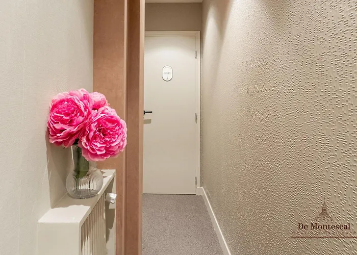 Montparnasse With Ac 11 To 14m2 In A Prime Location *